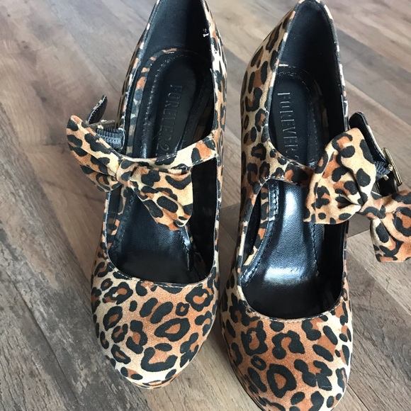 Cheetah print heels - Picture 3 of 5